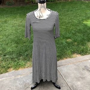 Downeast black and white striped dress 3/4 sleeve